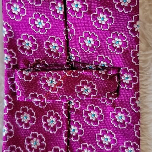Charles Tyrwitt magenta hot pink daisies silk tie - Picture 5 of 6